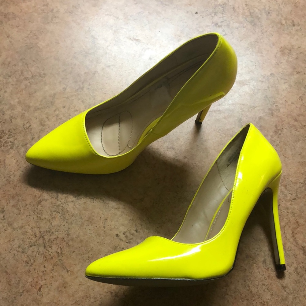 Heels - Picture 2 of 4